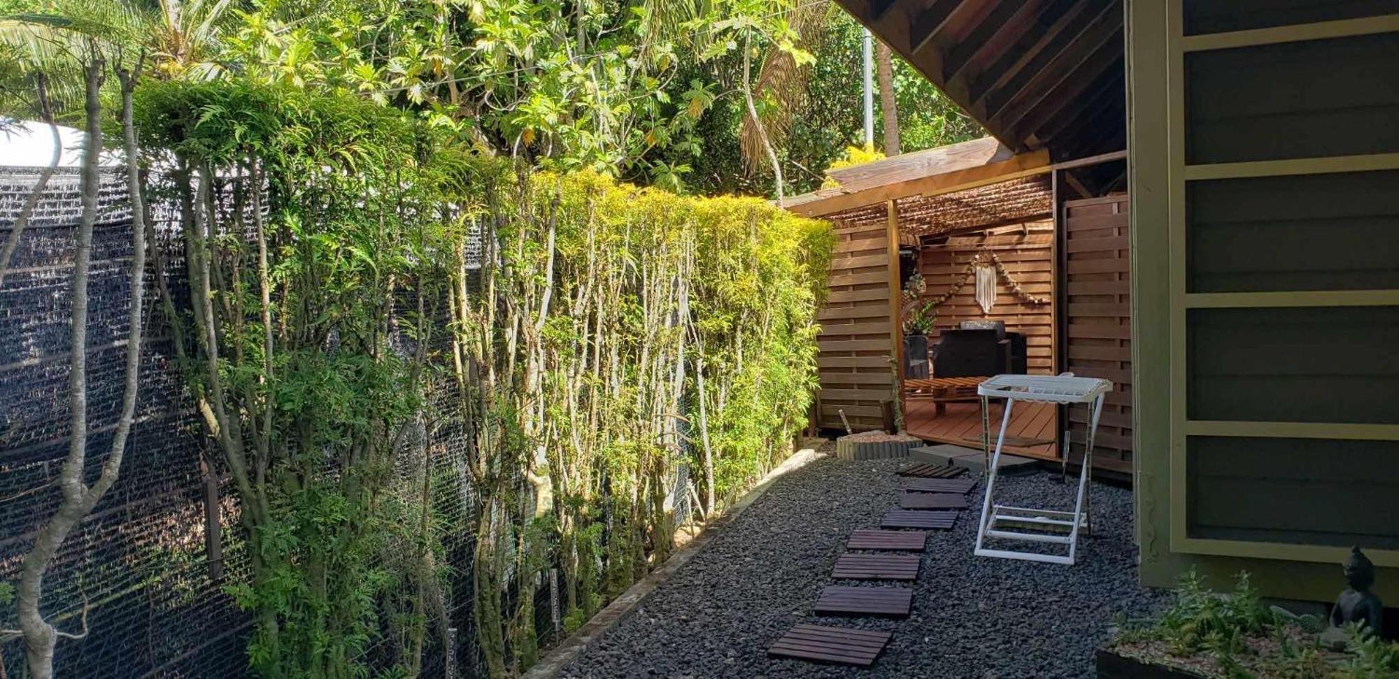 Faaora Lodge, Little Paradise Haapiti Exterior photo